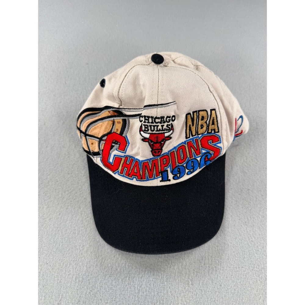 Vintage Logo Athletic Chicago Bulls 1996 NBA Champions Snapback Hat Men Cream